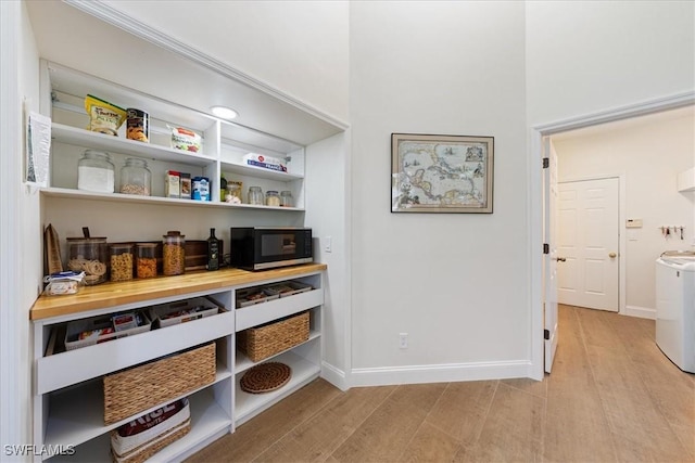 171 Via Napoli, Naples, FL 34105 - pantry with washer / clothes dryer