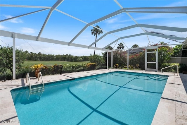 171 Via Napoli, Naples, FL 34105 - outdoor pool with a lanai and a patio