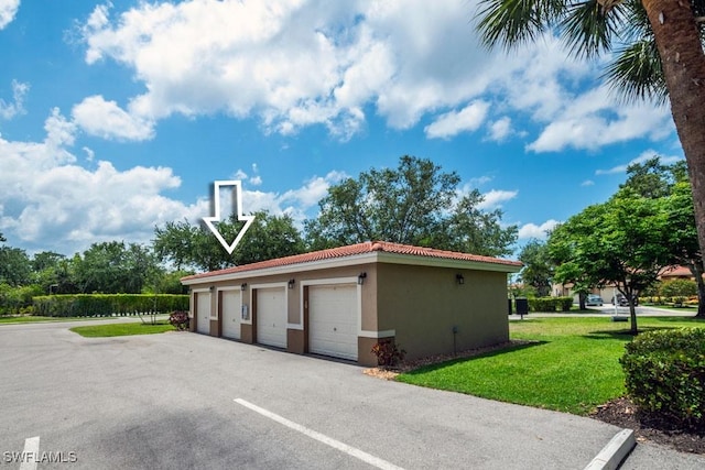 6900 Huntington Lakes Cir Unit 102, Naples, FL 34119 - view of garage
