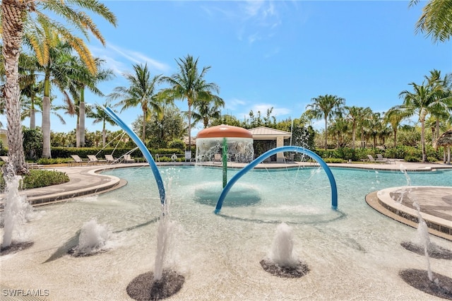 2131 Hamlin St, Naples, FL 34120 - community pool with a water play area
