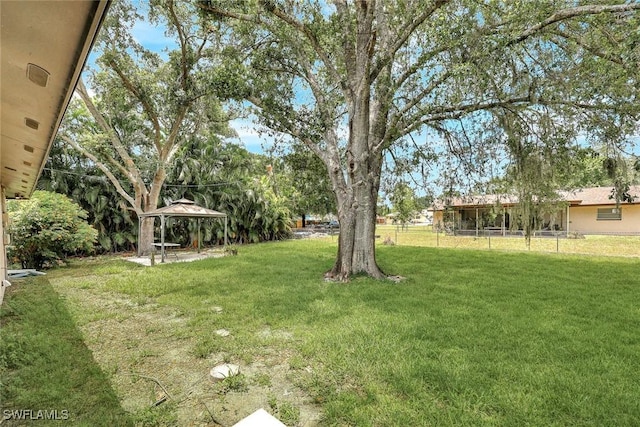13820 2nd St, Fort Myers, FL 33905 - view of grassy yard featuring a gazebo