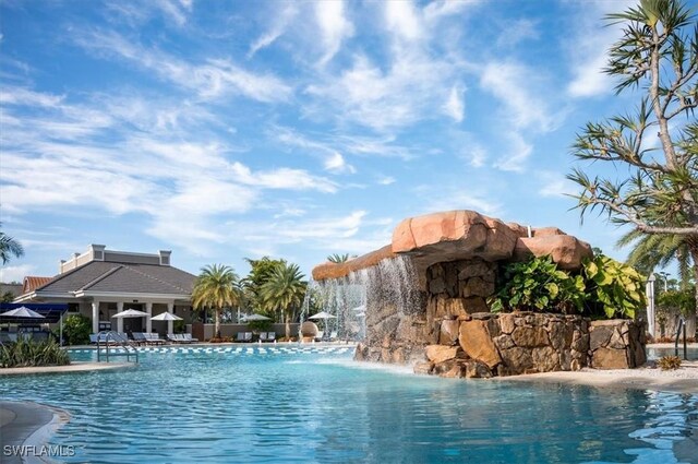2366 Alexander Palm Dr, Naples, FL 34105 - view of community pool