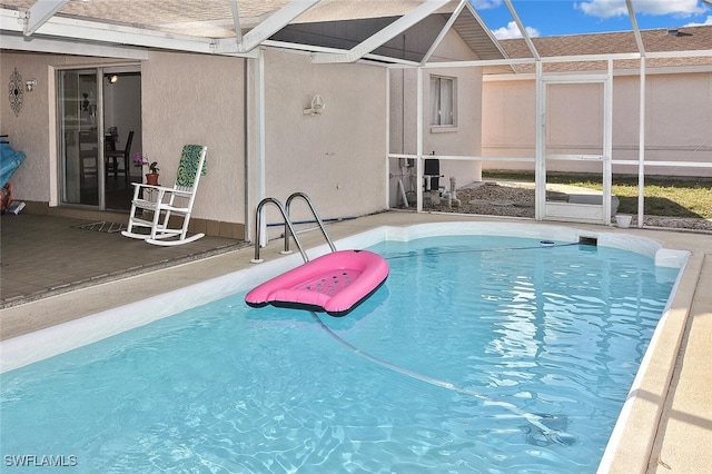 19006 Flamingo Rd, Fort Myers, FL 33967 - swimming pool featuring a lanai and a patio area