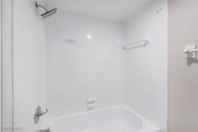 1501 Park Meadows Dr Unit 3, Fort Myers, FL 33907 - bathroom with washtub / shower combination