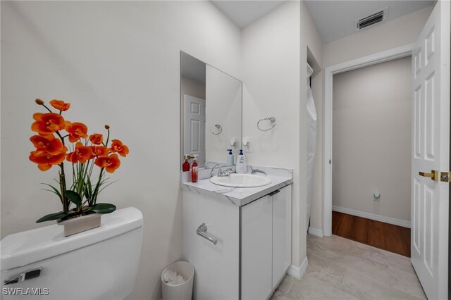 14260 Mcgregor Blvd, Fort Myers, FL 33919 - bathroom with toilet and vanity