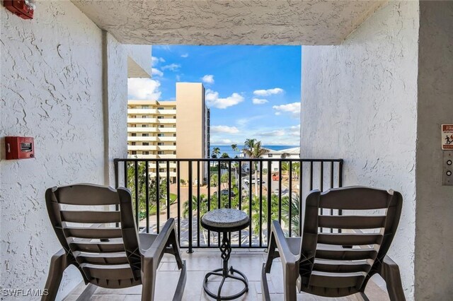10562 Gulf Shore Dr Unit 402, Naples, FL 34108 - view of balcony