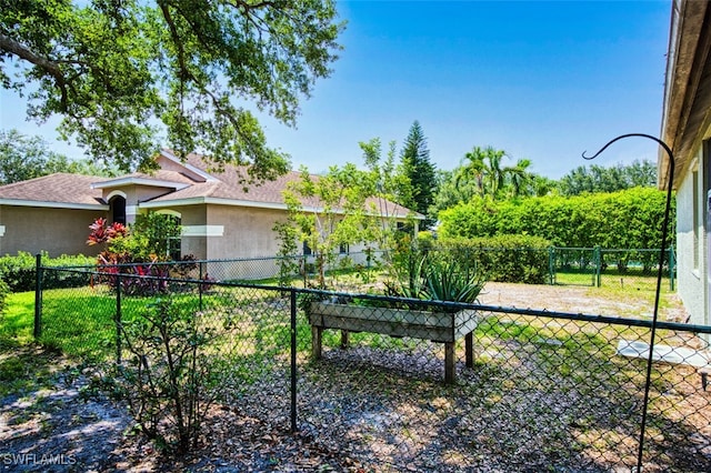 9201 Middle Oak Dr, Fort Myers, FL 33967 - view of yard
