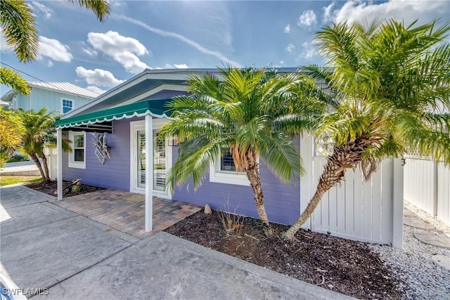 2685 Geary St, Matlacha, FL 33993 - view of side of home