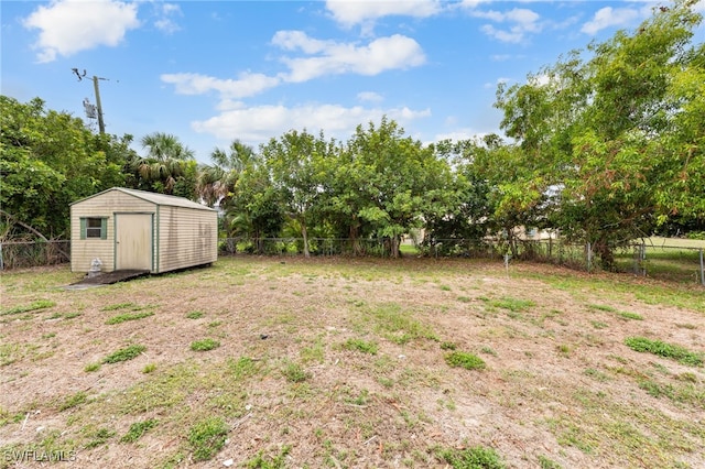 206 SE 12th Ter, Cape Coral, FL 33990 - fenced backyard featuring view of wooded area