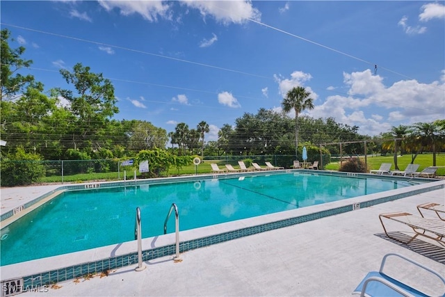 1051 Palm Ave Unit 117, North Fort Myers, FL 33903 - view of community pool