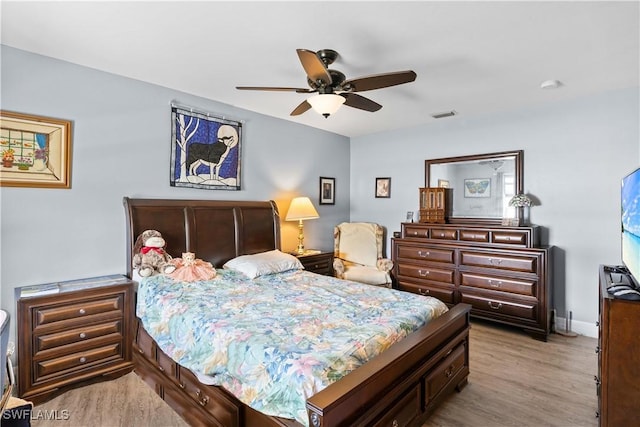 923 SW 4th Pl, Cape Coral, FL 33991 - bedroom featuring light wood-style flooring and ceiling fan