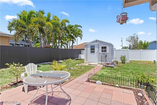 923 SW 4th Pl, Cape Coral, FL 33991 - view of patio / terrace