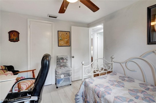 2153 Twin Brooks Rd, North Fort Myers, FL 33917 - bedroom with a ceiling fan