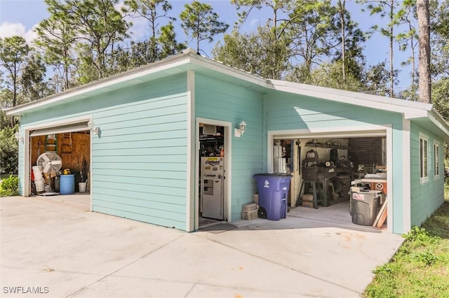 20433 Fern Cir, North Fort Myers, FL 33917 - view of detached garage