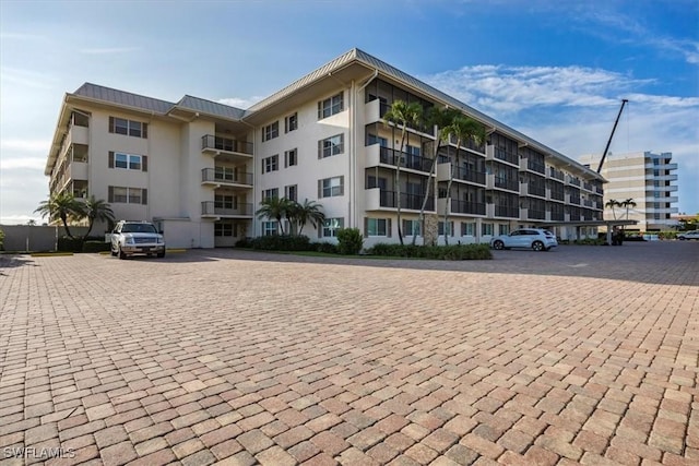 3200 Gulf Shore Blvd N Unit 403, Naples, FL 34103 - view of property with uncovered parking