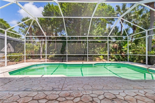 3519 Heron Cove Ct, Bonita Springs, FL 34134 - swimming pool with a lanai and a patio area