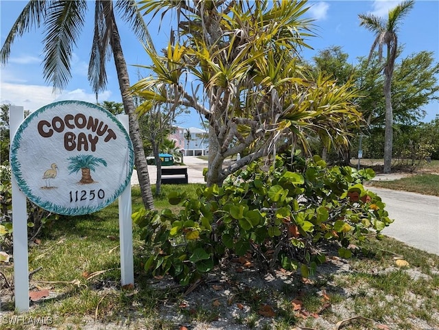 11250 Porpoise Point Rd Unit 8, Matlacha, FL 33993 - view of community sign