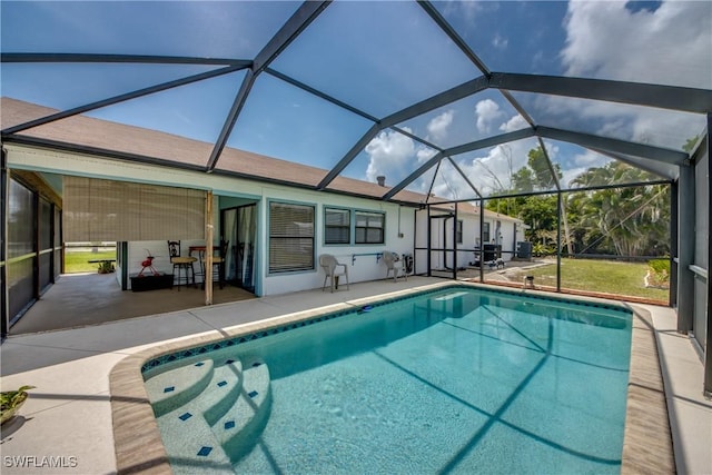 4149 Shellcrest Rd, Saint James City, FL 33956 - swimming pool featuring a patio and a lanai