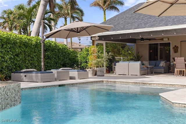 1020 SW 56th St, Cape Coral, FL 33914 - outdoor pool with an outdoor hangout area, ceiling fan, and a patio