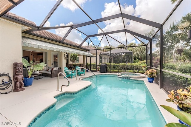 3181 Bramble Cove Ct, Fort Myers, FL 33905 - view of swimming pool featuring a patio, a pool with connected hot tub, and outdoor lounge area