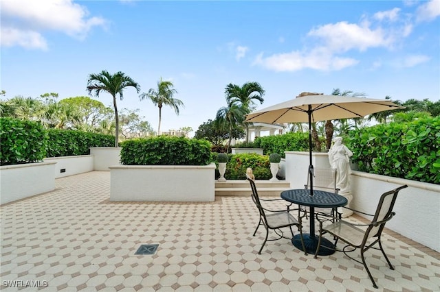 325 Dunes Blvd Unit T2, Naples, FL 34110 - photo 2