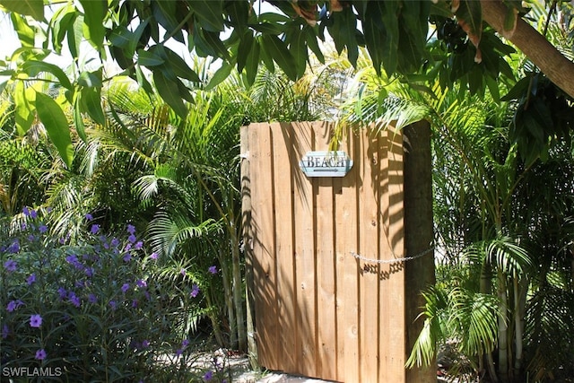 672 Seagrape Dr, Marco Island, FL 34145 - view of outbuilding