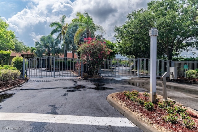 8224 Key Royal Cir Unit 232, Naples, FL 34119 - view of gate