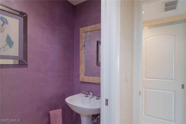 2080 W 1st St Unit 206, Fort Myers, FL 33901 - bathroom with a sink
