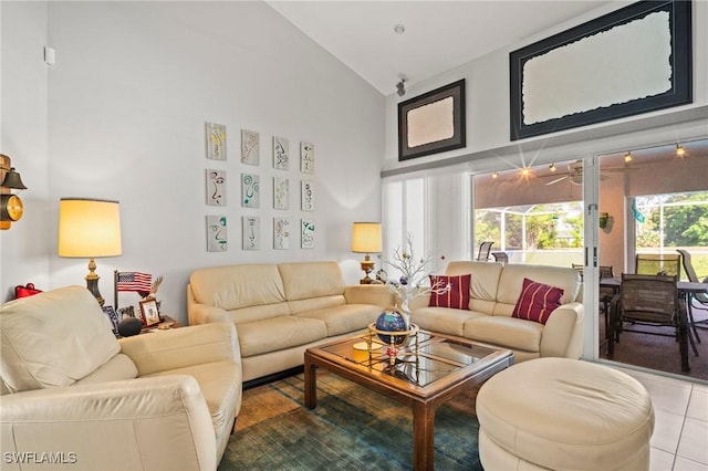4226 Yarmouth Ct, North Fort Myers, FL 33903 - living room with high vaulted ceiling