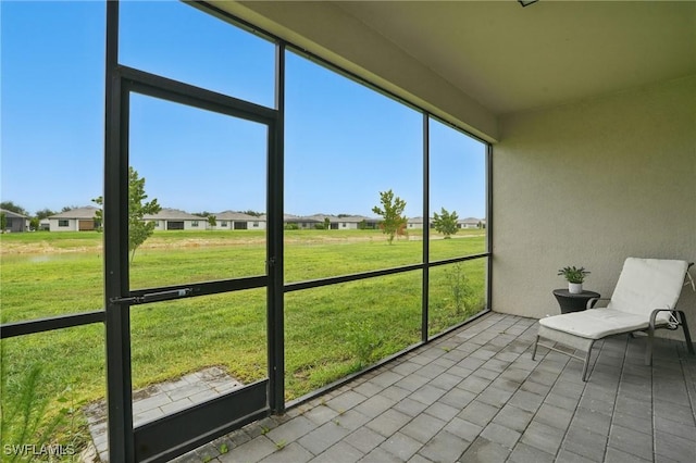 13952 Hunter Oak Dr, Fort Myers, FL 33913 - sunroom featuring a residential view