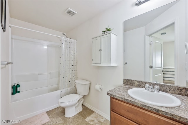 4326 SW 9th Ave, Cape Coral, FL 33914 - full bath featuring vanity, toilet, shower / tub combo with curtain, and baseboards