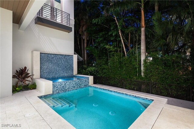 845 11th Ave S, Naples, FL 34102 - view of pool featuring a pool with connected hot tub