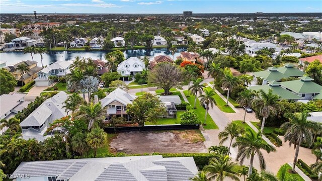 395 7th Ave S, Naples, FL 34102