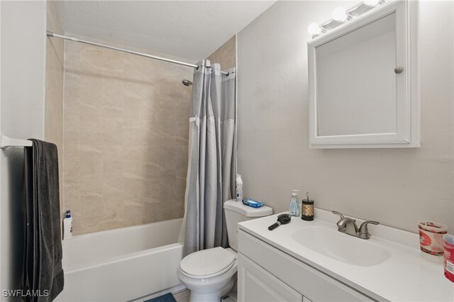 11580 Dean St Unit 582, Bonita Springs, FL 34135 - full bath featuring toilet, shower / bath combo with shower curtain, and vanity
