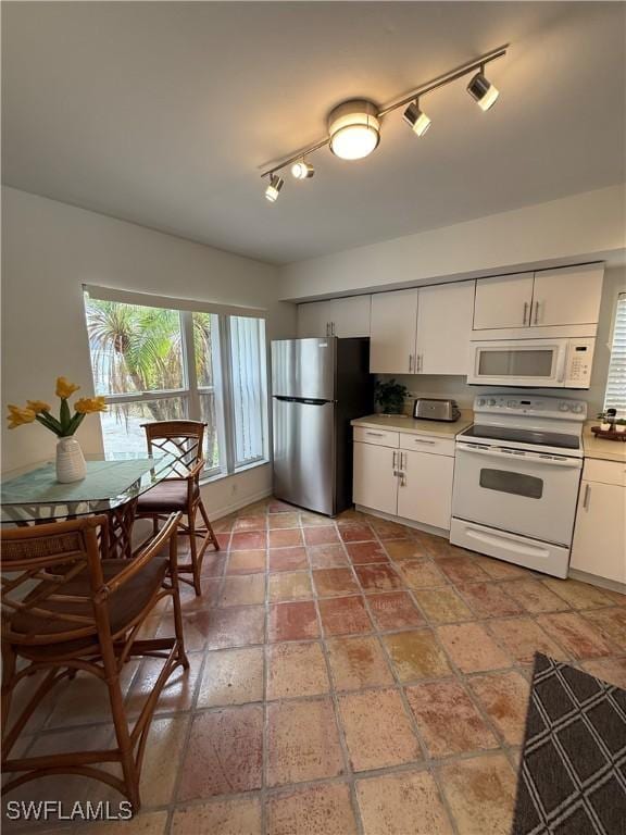 15009 Cloverdale Dr, Fort Myers, FL 33919 - photo 7