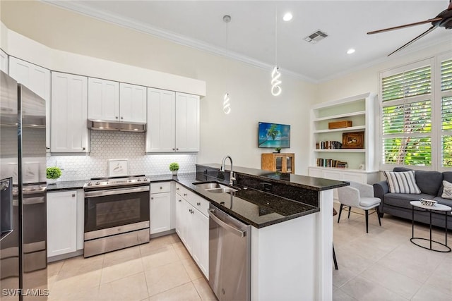 8599 Pepper Tree Way, Naples, FL 34114 - photo 2