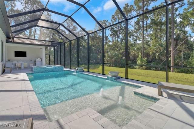 4472 Pine Ridge Rd, Naples, FL 34119 - view of pool featuring a patio, a lawn, a pool with connected hot tub, and a lanai