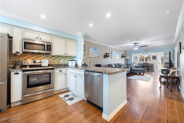 6300 S Pointe Blvd Unit 125, Fort Myers, FL 33919 - photo 2