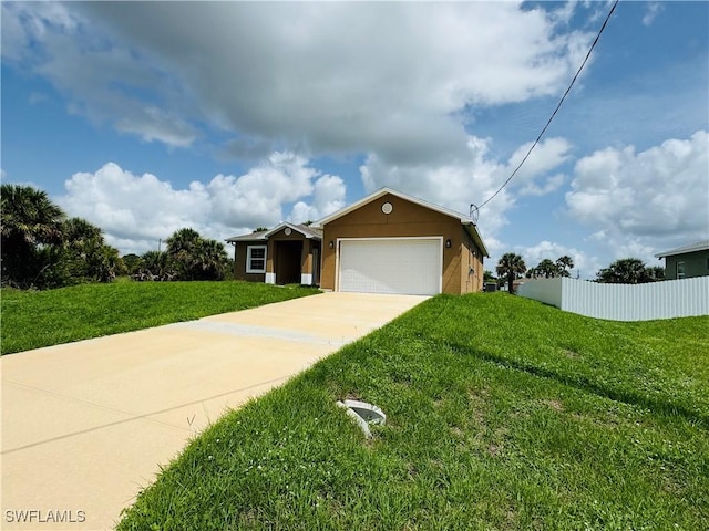 1115 Leader St, Labelle, FL 33935 - ranch-style home featuring a garage and driveway