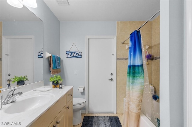 907 SE 19th Ter, Cape Coral, FL 33990 - full bath with tile patterned floors, vanity, and shower / bath combo with shower curtain