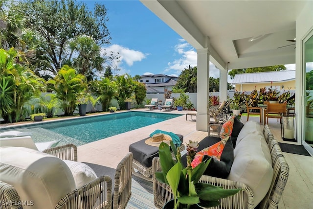 1262 10th St N, Naples, FL 34102 - photo 1