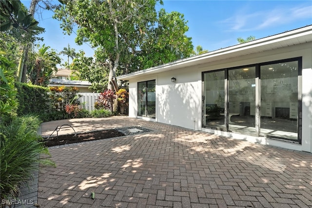 721 9th St S Unit 4, Naples, FL 34102 - photo 2