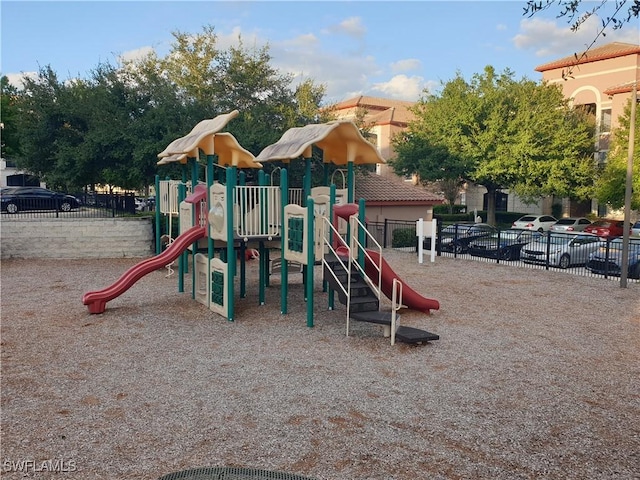 6169 Metrowest Blvd Unit 104, Orlando, FL 32835 - view of communal playground