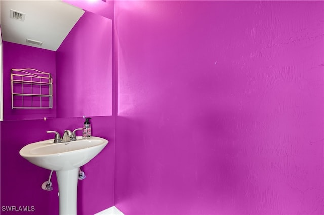 2933 NW 25th Ter, Cape Coral, FL 33993 - view of bathroom