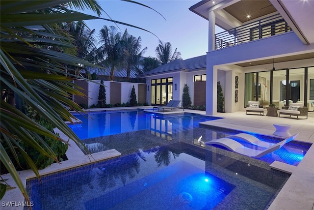 2021 Gordon Dr E, Naples, FL 34102 - photo 4