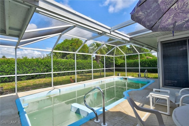 104 Waterview Ave, Lehigh Acres, FL 33936 - swimming pool featuring glass enclosure