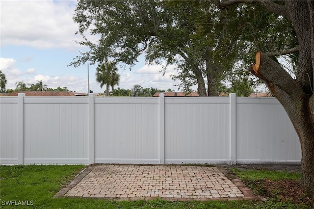 3866 Villmoor Ln, Fort Myers, FL 33919 - view of yard with a patio