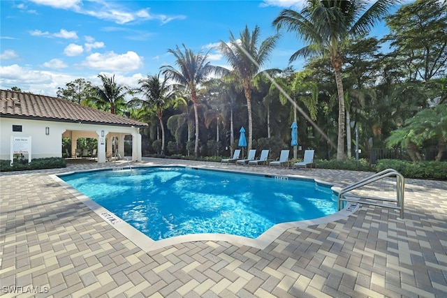 8992 Madrid Cir, Naples, FL 34104 - photo 22