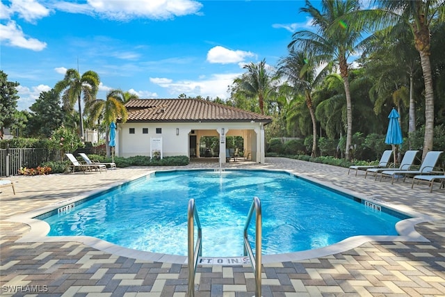 8992 Madrid Cir, Naples, FL 34104 - photo 23