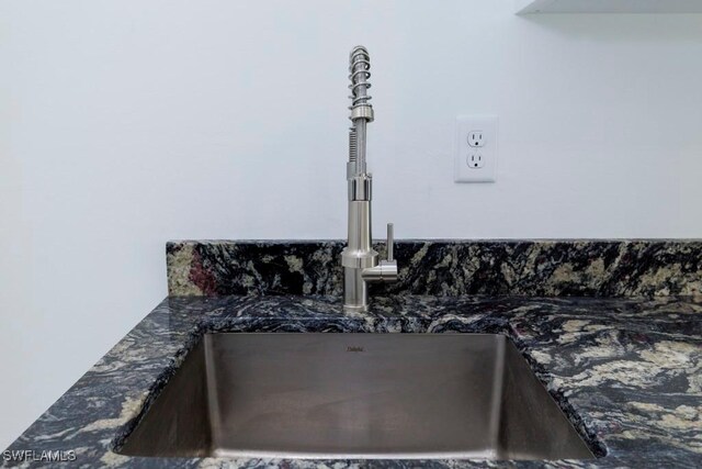 2501 26th St W, Lehigh Acres, FL 33971 - detailed view of a sink